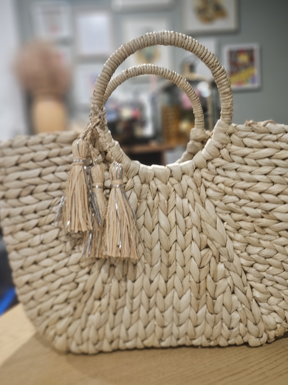 Bujibaja Woven Corn Husk & Raffia Tote Bag – Natural Straw - Picture 5 of 15